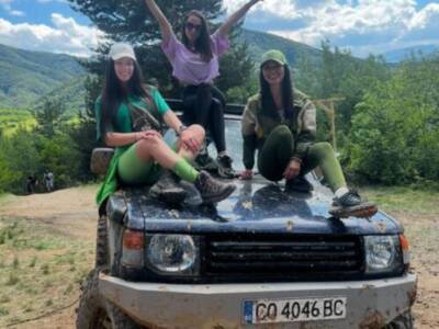 Ваучер за oфроуд приключение с подготвен джип до връх Мургаш + обяд в хижа Мургаш
